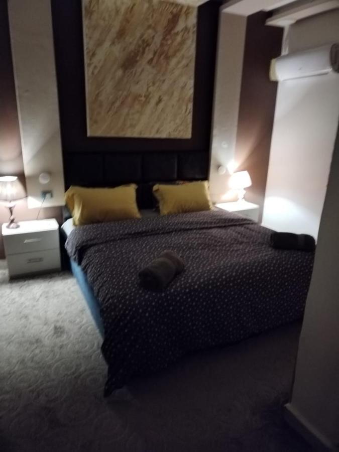 Cardostudio Hotel Dzseras Kültér fotó